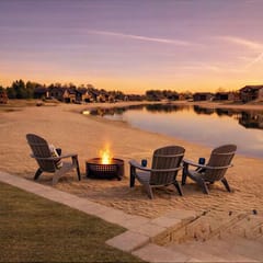 Beach Cottage • Private Lake • Sleeps 14