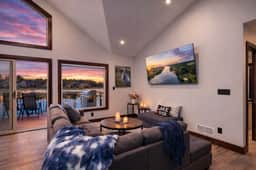 Beach Lake Oasis | Private Beach • Kayaks • Firepit • Game Room