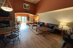The Wisco Oasis#2 1st Floor 2 Bedroom Chula Vista Condo - Pet Friendly!