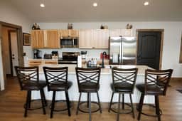Rustic Retreat | Fall Lake Retreat | Fire Pit, Kayaks & Paddleboards - Image 4