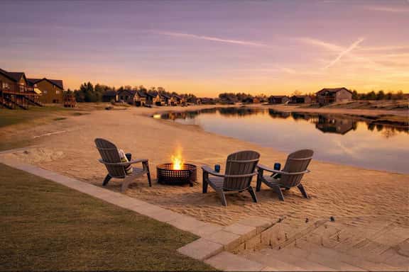 Cozy Beach Cottage | Fall Lakefront Retreat | Sleeps 14 - Image 1