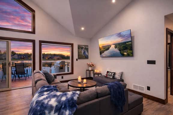 Beach Lake Oasis | Private Beach • Kayaks • Firepit • Game Room